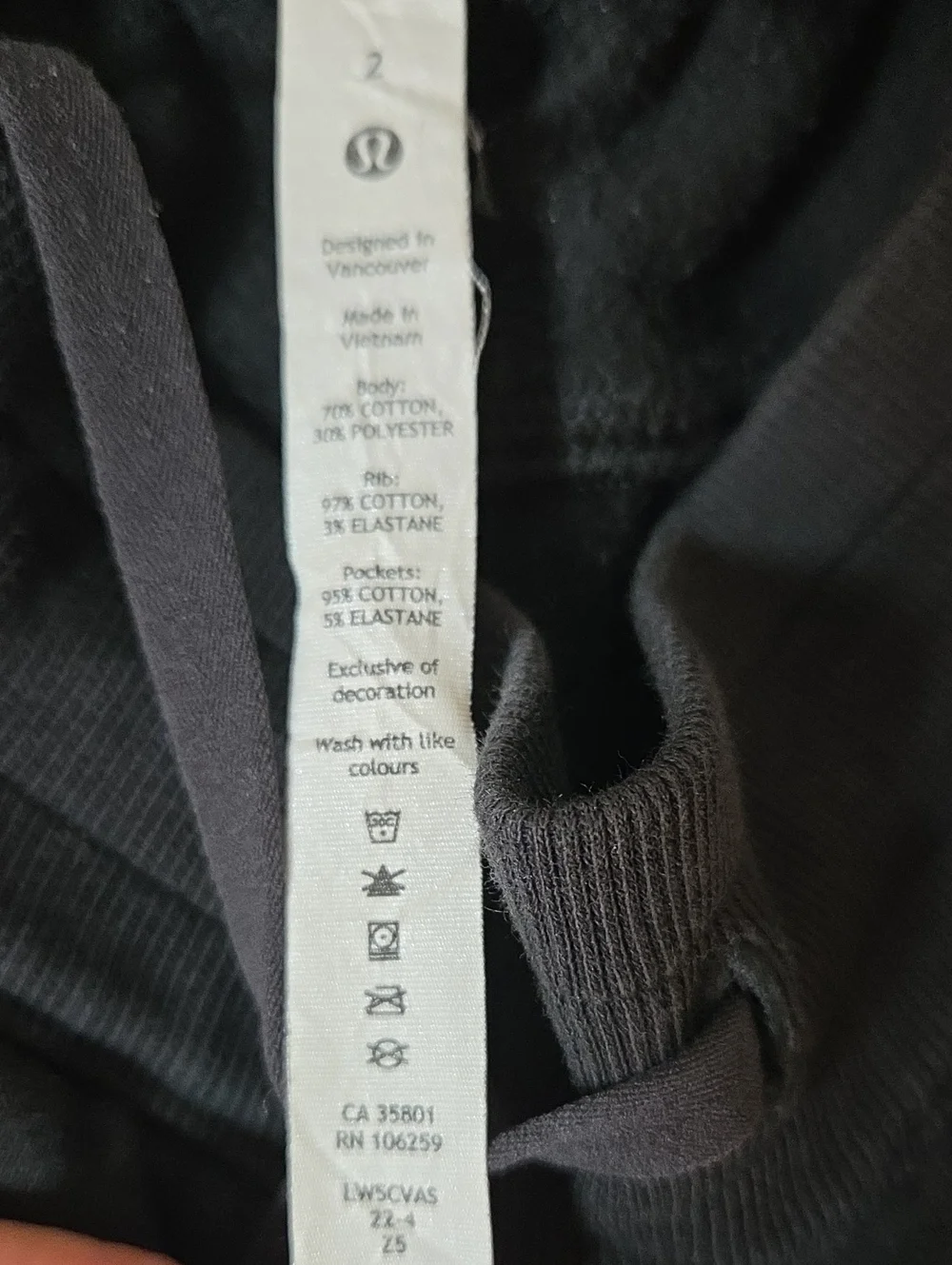 Lululemon  Scuba Jogger — Black Sz 2 Light Cotton Terry